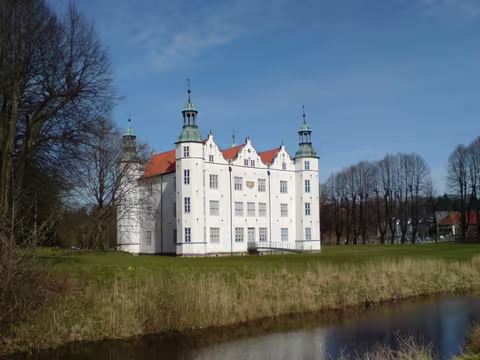 Ahrensburg: Schloss Gartenfassade