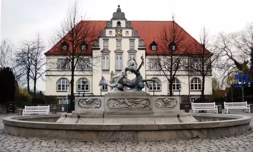 Bad Schwartau: Brunnen Im Spiel der Wellen Gesamtansicht