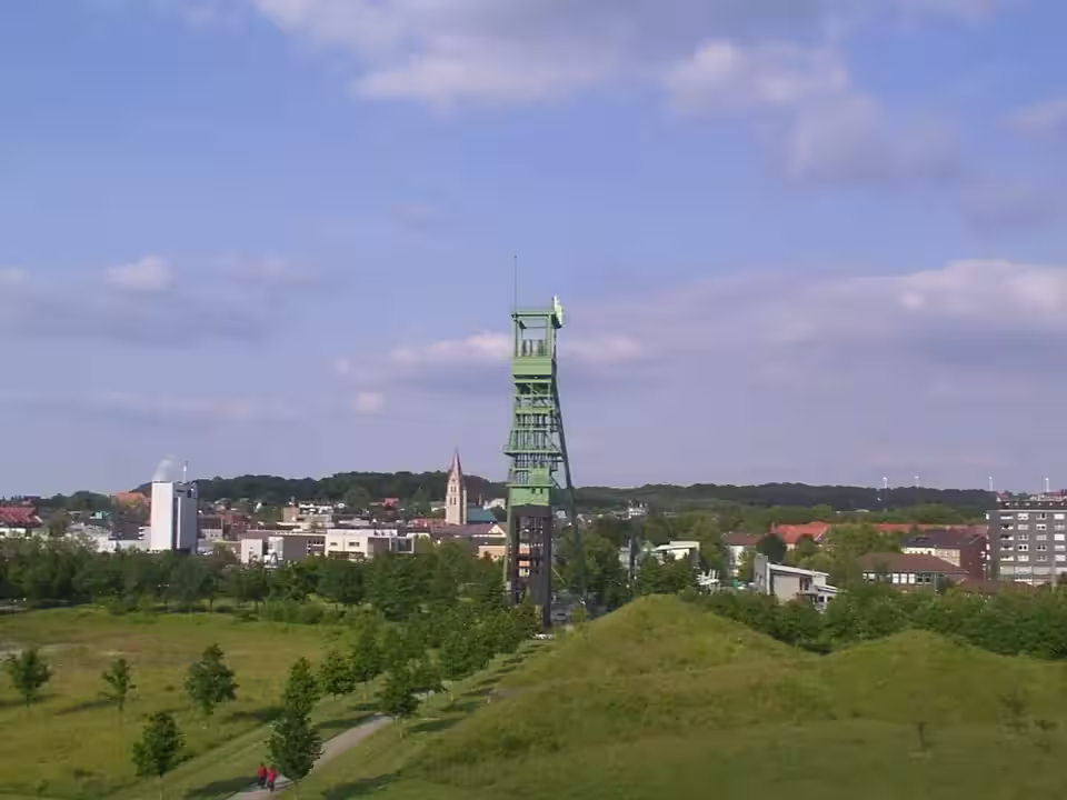 Castrop-Rauxel: Altstadt mit Foerderturm Erin