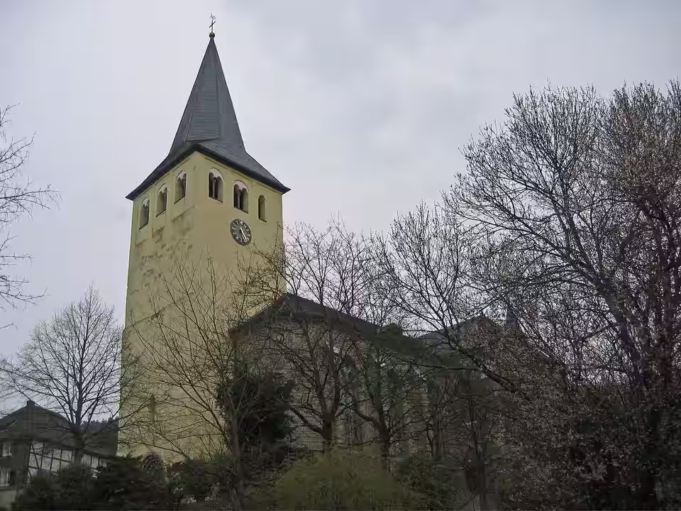 Engelskirchen: Peter paul kirche