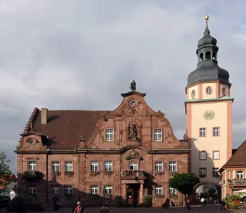 Ettlingen: Rathaus mit Turm fcm