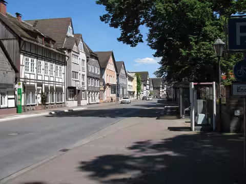Höxter: Bushaltestelle Stadthaus Landkreis