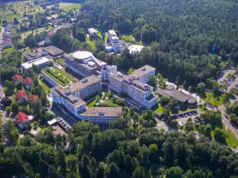 Karlsbad: Luftbild SRH Klinikum Langensteinbach