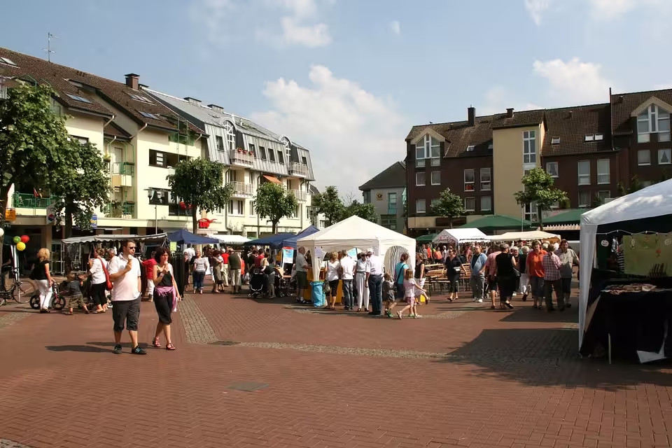 Leichlingen: Entenrennen Marktplatz ies