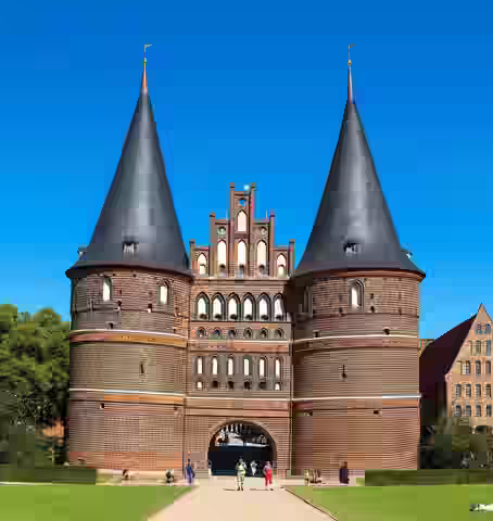 Lübeck: Holstentor in Frontseite Zuschnitt