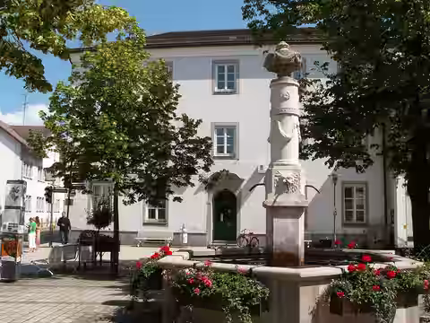 Marktoberdorf: MOD Amtshaus ehem Marktbrunnen