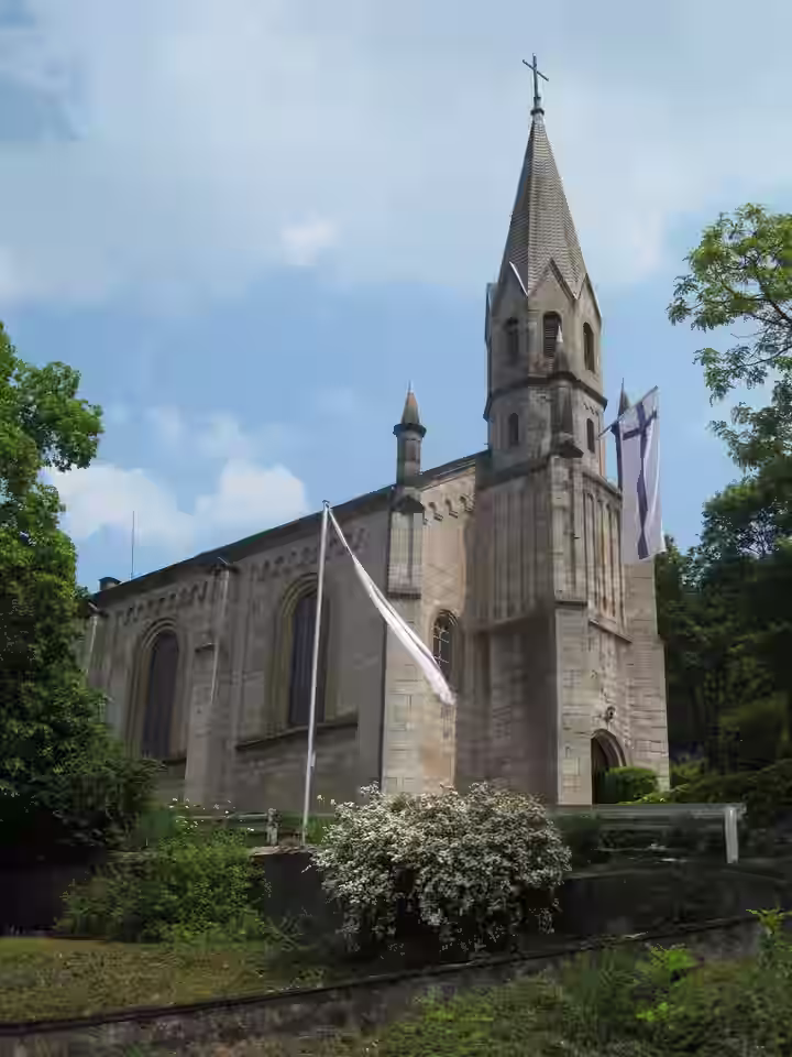 Marsberg: Niedermarsberg Emmauskirche1 Asio