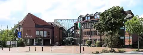 Neu Wulmstorf: Rathaus