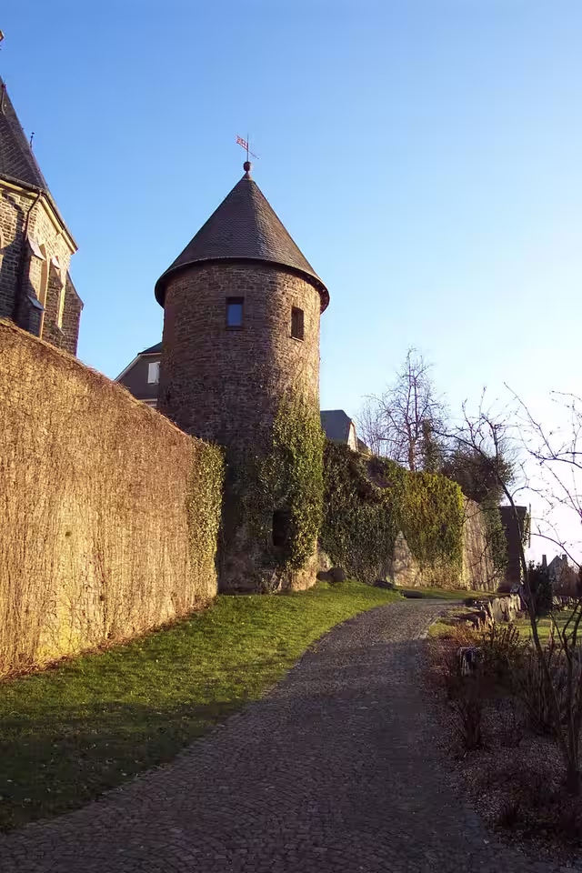 Olpe: city wall