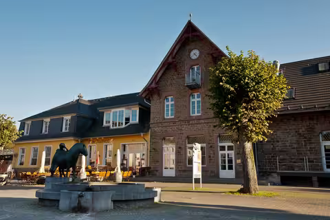 Overath: Denkmal Bahnhofsplatz Bahnhof