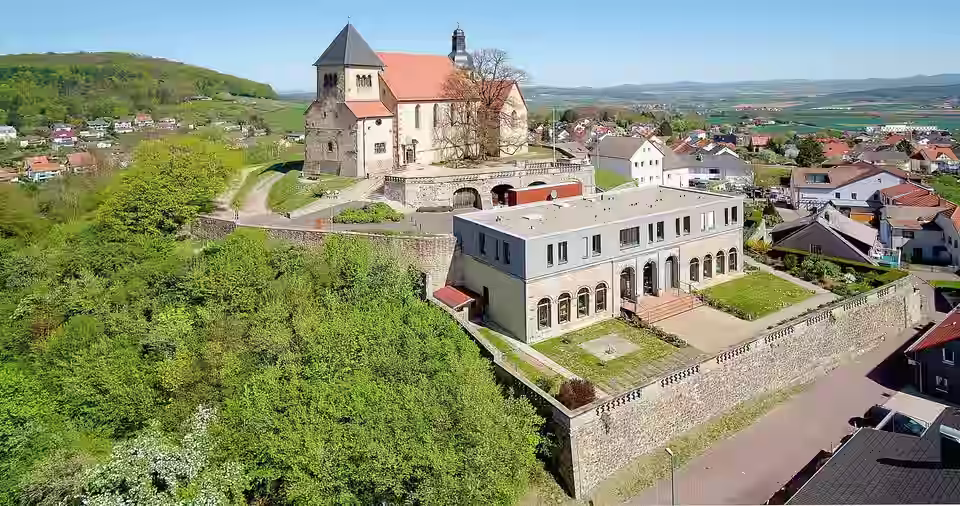 Petersberg: Liobakirche