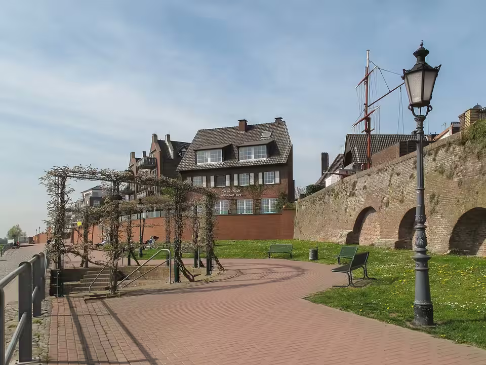 Rees: bij de voormalige stadsmuur foto4 15.19