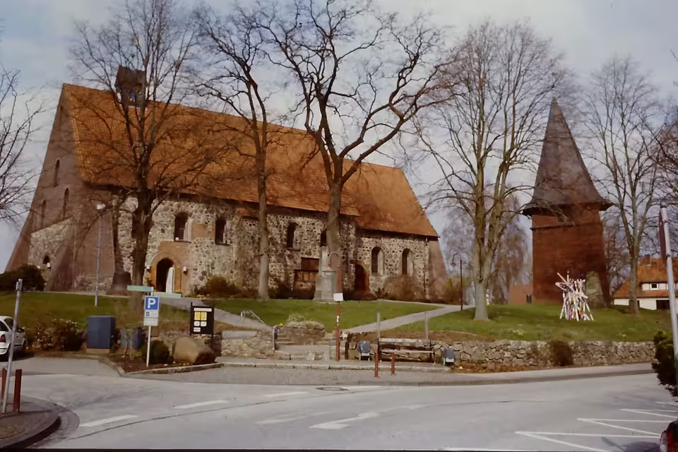 Seevetal: St Mauritius Kirche Hittfeld