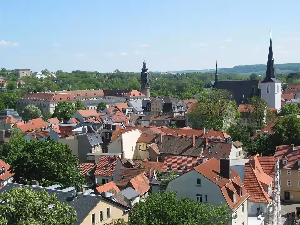 Weimar: Stadtansicht mit Schloss und Herderkirche