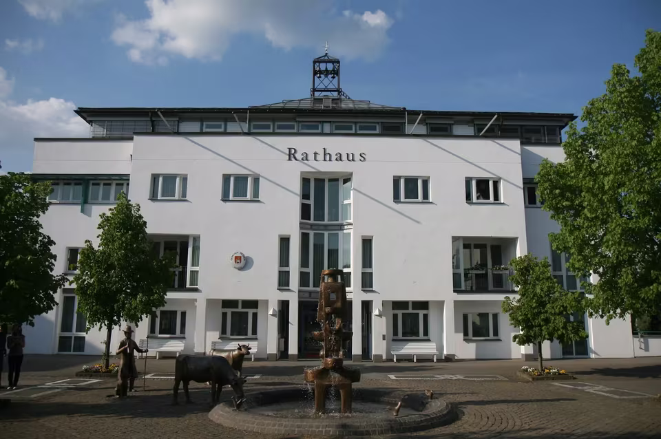Wenden: Rathaus1 Bubo