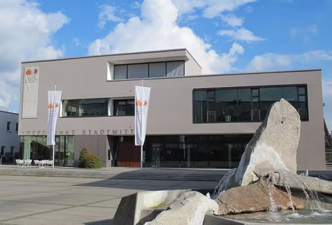 Wendlingen am Neckar: Treffpunkt Stadtmitte