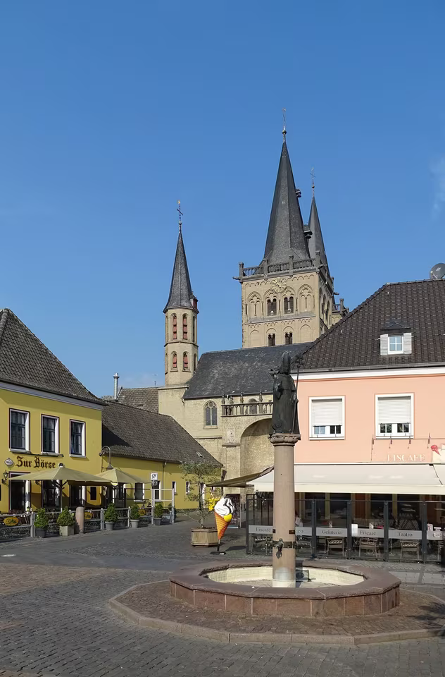 Xanten: markt Norbertbrunnen